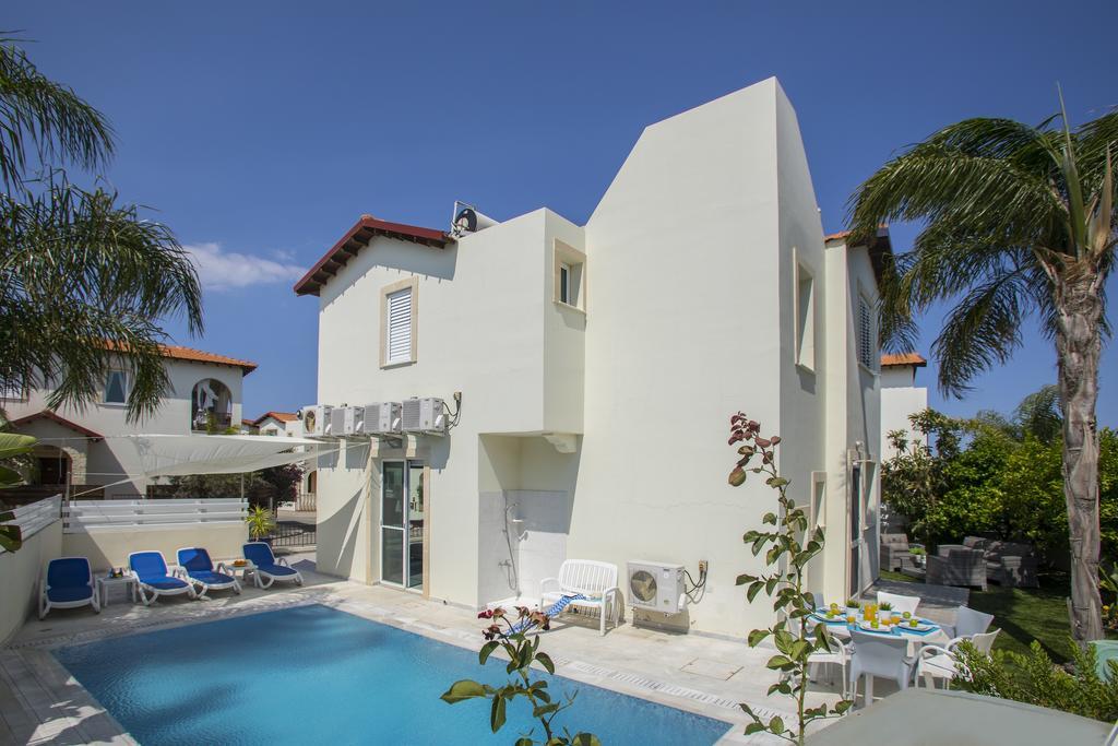 Villa Raflia Pernera Exterior photo